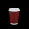 Kompostowalny papierowy kubek jednorazowy z czerwoną kawą z pokrywką do gorących napojów